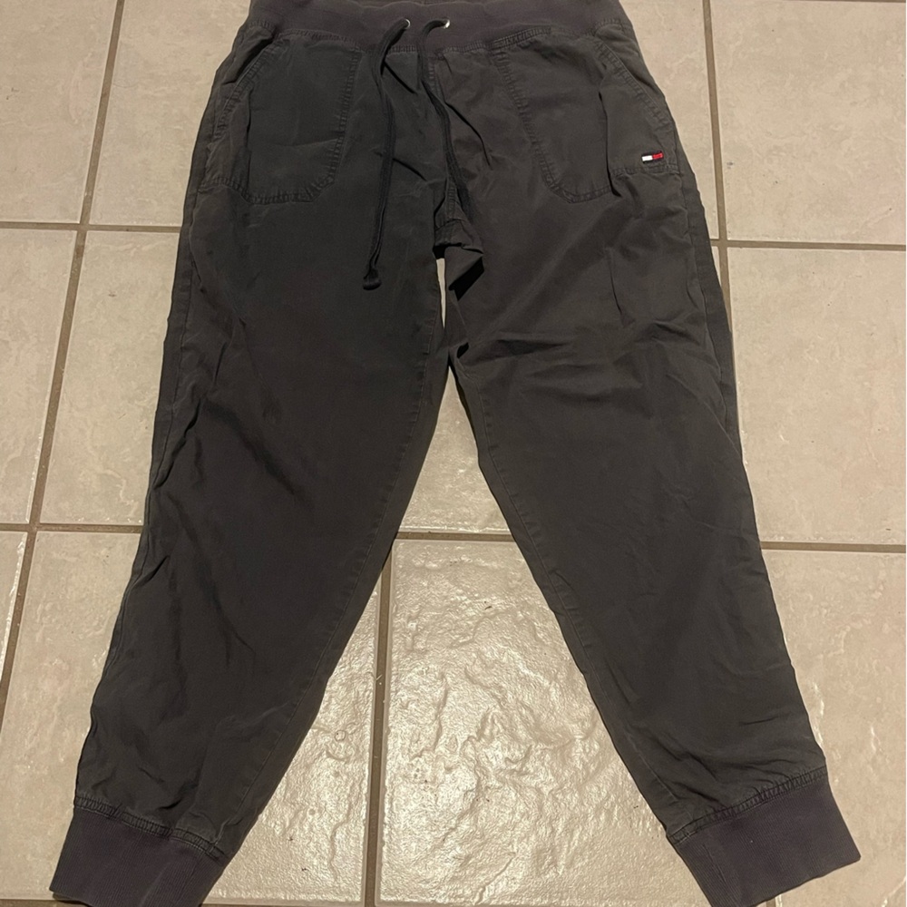 Tommy Hilfiger Women Dark‎ Gray Joggers Size Medium Inseam 28"